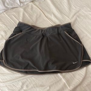 Nike tennis skirt size medium